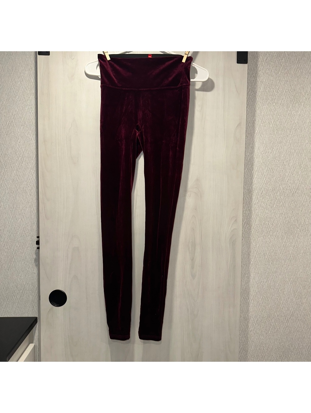 Spanx Women's Burgundy Velvet Leggings Size Small